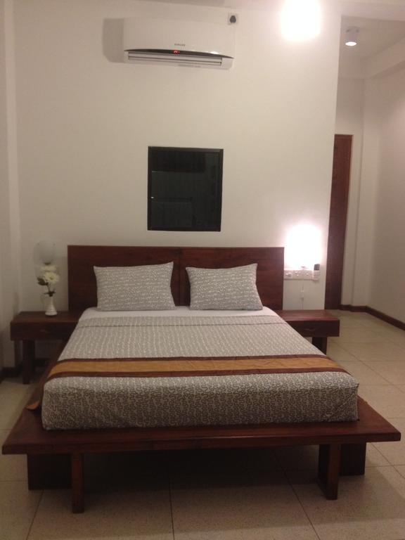 Aqua Marine Beach Resort Pasikuda Luaran gambar