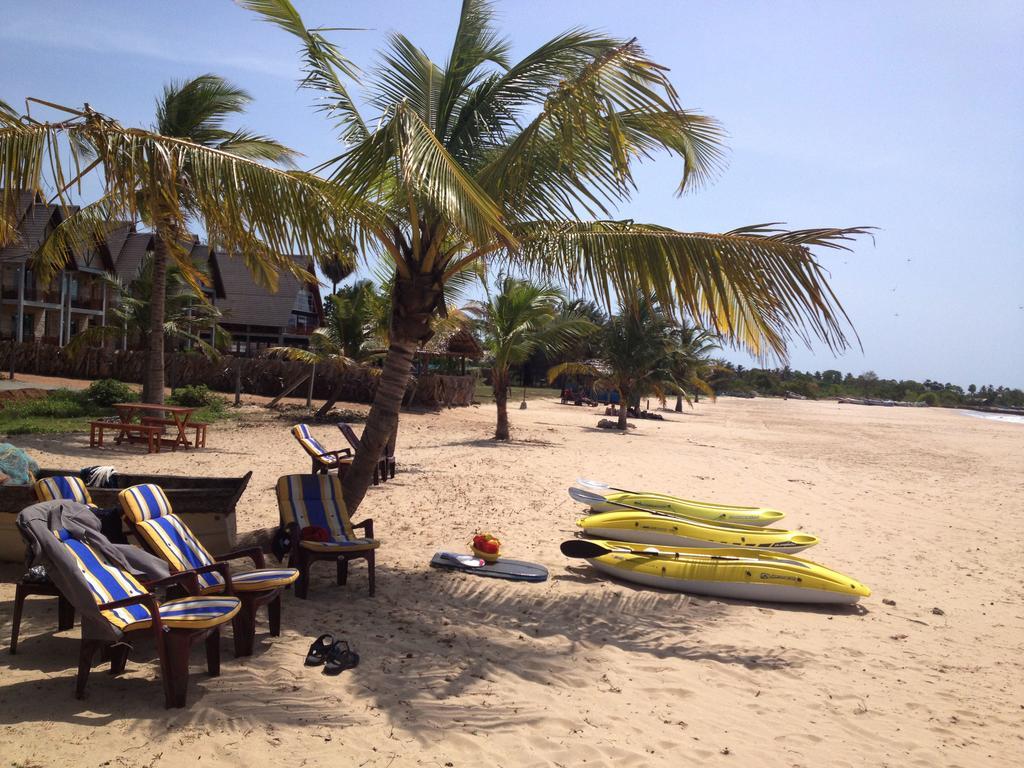 Aqua Marine Beach Resort Pasikuda Bilik gambar