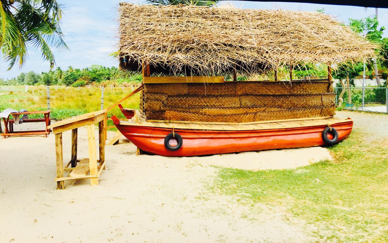 Aqua Marine Beach Resort Pasikuda Luaran gambar