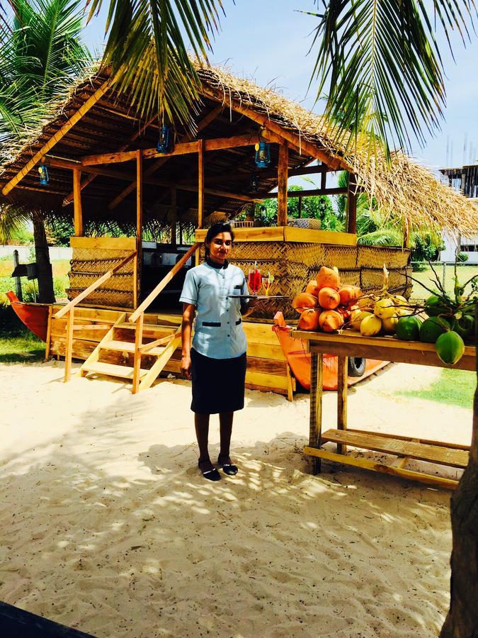 Aqua Marine Beach Resort Pasikuda Luaran gambar